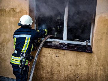 У Луцьку горіла квартира: повідомили деталі пожежі на Потебні. ФОТО