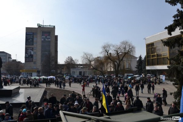  Лучани жалобною ходою та мітингом вшанували пам'ять Небесної сотні. ФОТО