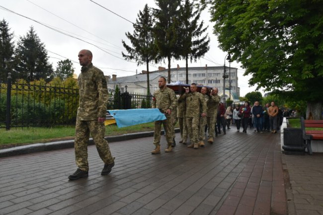 У Луцьку попрощалися із загиблим Героєм Сергієм Сафроновим