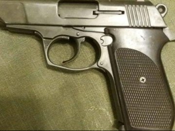 На Дніпропетровщині підліток вистрілив 7-річному братові в голову з пістолета