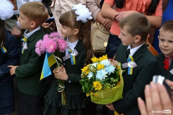 Депутати Ткачук і Яручик привітали луцьких школярів з Першим вересня. ФОТО*