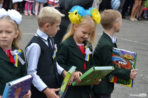 Депутати Ткачук і Яручик привітали луцьких школярів з Першим вересня. ФОТО*