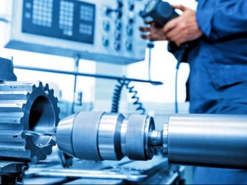 На Волині судитимуть власника підприємства, де нелегальний працівник верстатом випадково відрізав собі кисть