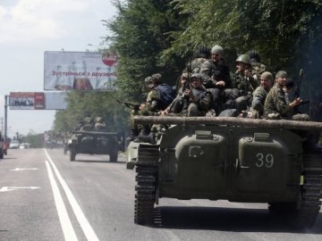 7 танків з Росії прорвалися в Україну, - РНБО 