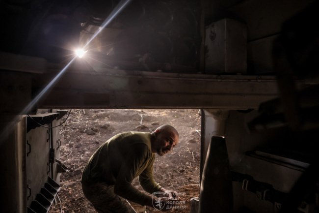 Постріл за пострілом, очікування цілі, знову постріли: показали бойову роботу воїнів 24 ОМБр. ФОТО 