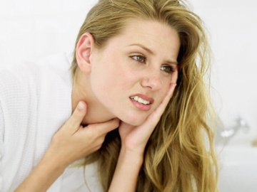 В Україні скасували заборону на популярні льодяники від болю в горлі