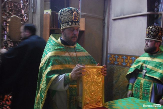 Фото випускного у Волинській духовній семінарії