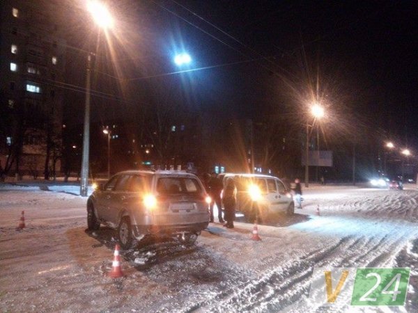 На пішохідному переході в Луцьку не розминулися Fiat і Mitsubishi