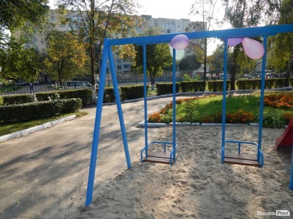 У луцькому садочку з’явився новий дитячий майданчик. ФОТО*