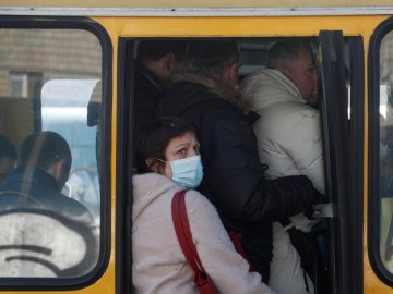У маршрутках та тролейбусах Луцька частіше стали порушувати карантинні вимоги