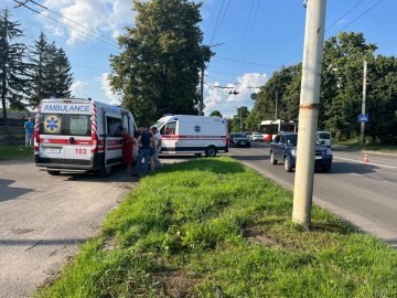 На виїзді з Луцька – аварія з потерпілими 