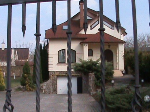 Екзклюзивна екскурсія «Королівством кривих дзеркал» древнього Лучеська!