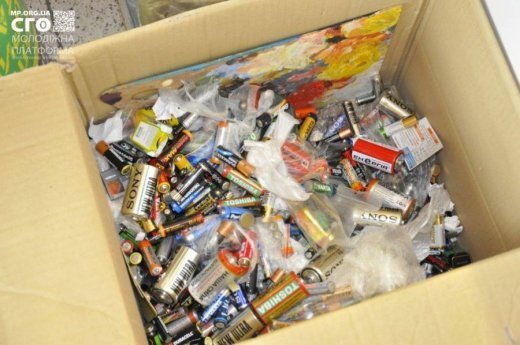 Лучани! Продовжується збір та утилізація використаних батарейок у нашомі місті.