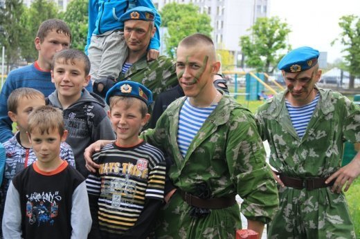 Вихованці дитячого будинку побували в гостях у львівських десантників