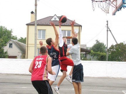 «Молоді регіони» організували STREETBALL у Володимирі-Волинському!!!