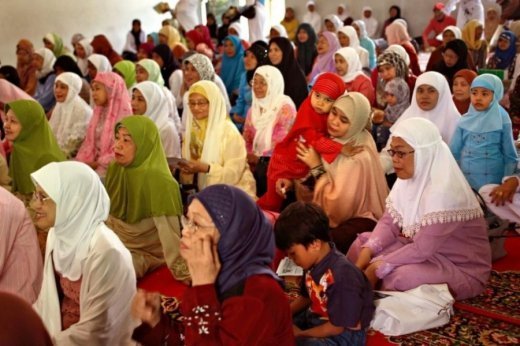  Обрезание девочек в Индонезии. ШОКИРУЮЩИЕ ФОТО