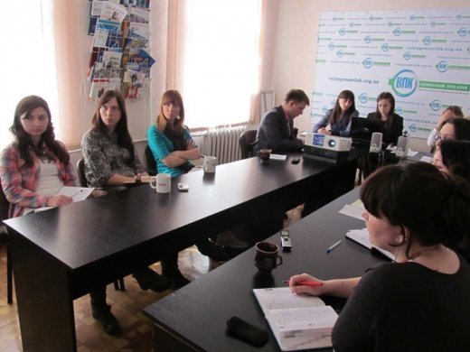 КОНСТИТУЦІЙНЕ ПРАВО ВОЛИНЯН НА ПРОВЕДЕННЯ МИРНИХ ЗІБРАНЬ ОБМЕЖУЮТЬ