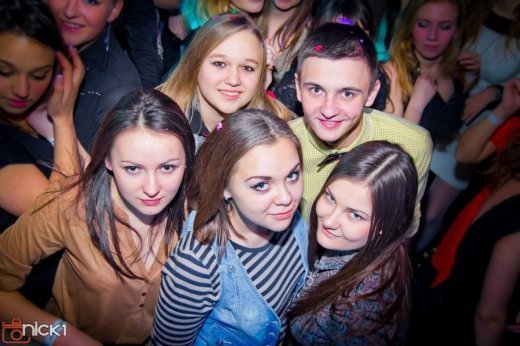 Навіщо батьки відпускають дітей в луцькі клуби?