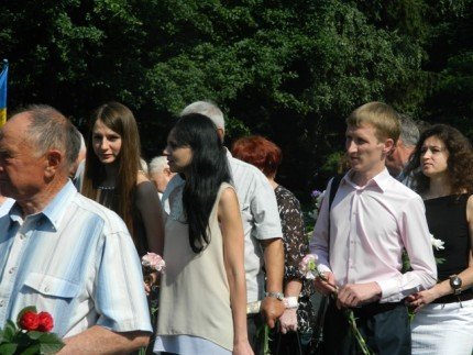 Партія регіонів вшанувала героїв. ФОТО