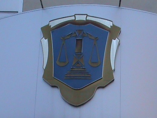 Притон свавілля у скверику,напроти ЛРДА ВО!