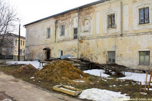 Хто ще скаже "заповідник"?? Або розруха починається з "Рабанівки"