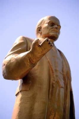 Донецьк: Ленін з клешньою