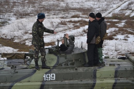 На Волині слухачі курсу «Командного лідерства» стріляли та водили бойові машини