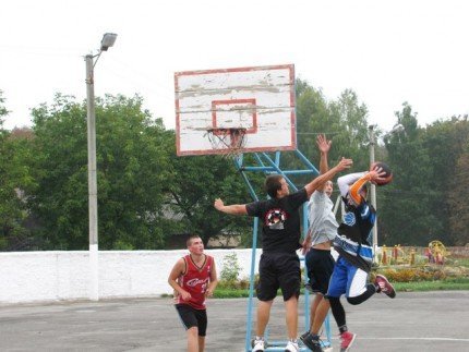 «Молоді регіони» організували STREETBALL у Володимирі-Волинському!!!