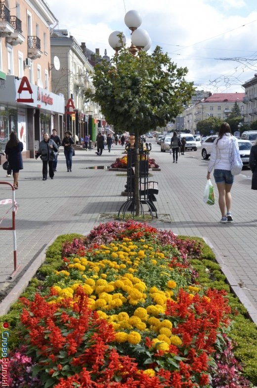 Фото осіннього додощового Луцька