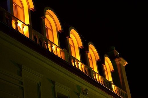 Луцький вокзал уночі. ФОТО