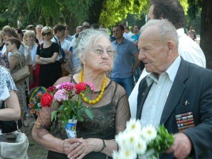 Партія регіонів вшанувала героїв. ФОТО