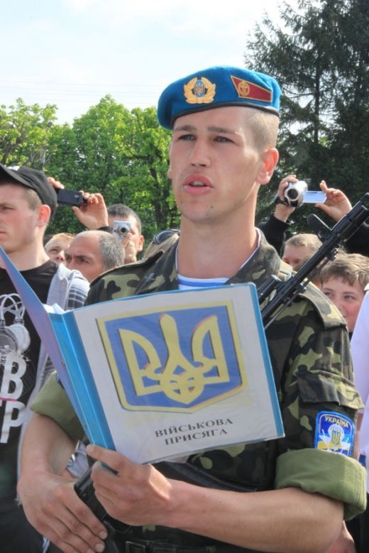 У Львові три сотні молодих десантників присягнули на вірність народу України