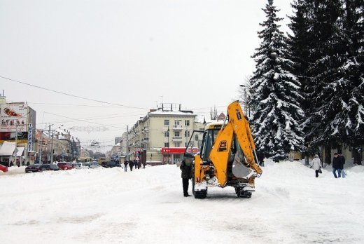 Центр Луцька готують до Нового року. ФОТО
