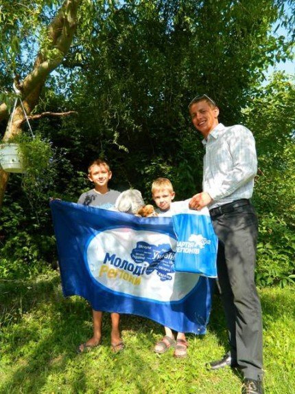 «Молоді регіони» дарували іграшки дітлахам із Луцького району