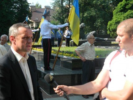 Партія регіонів вшанувала героїв. ФОТО