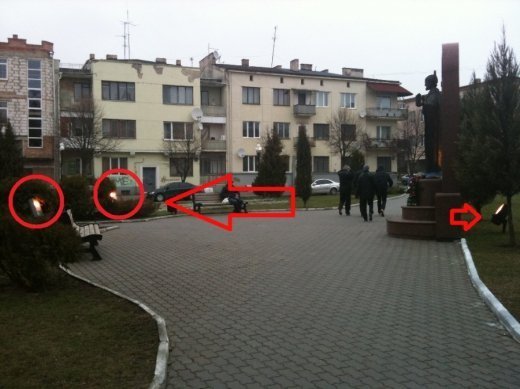 Як під стінами Луцької міської ради ВИКИДАЮТЬ НА ВІТЕР ГРОШІ