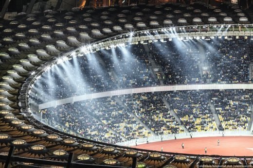 Стадіон НСК Олімпійський: нічний погляд 
