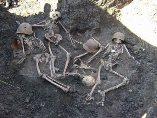 Піраміди «Відродження» на висоті «Ведмежій»