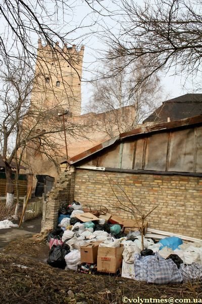 Про комунальні незгоди та про їх вдавані оди!