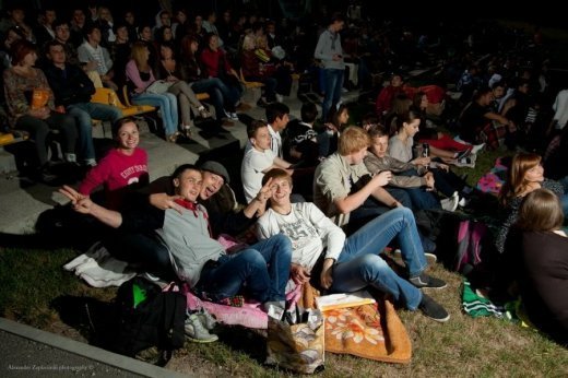 «Молодіжна Платформа» загадувала бажання під звуки кіно