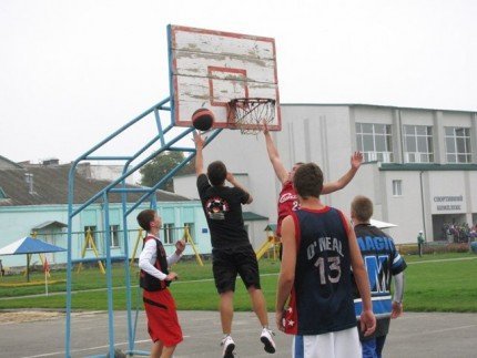 «Молоді регіони» організували STREETBALL у Володимирі-Волинському!!!