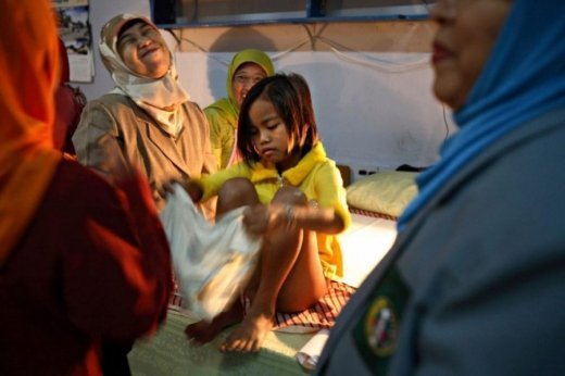  Обрезание девочек в Индонезии. ШОКИРУЮЩИЕ ФОТО