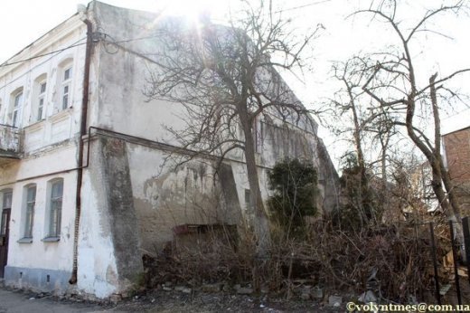 Хто ще скаже "заповідник"?? Або розруха починається з "Рабанівки"