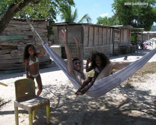 комуніст Царьков і дівчатка.