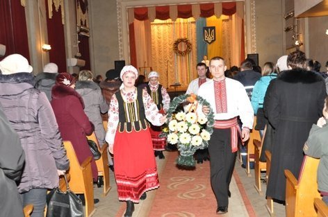 У Камені-Каширському під керівництвом голови РДА відзначили День Соборності ,незважаючи на пролиту кров