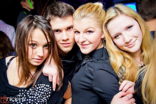 Навіщо батьки відпускають дітей в луцькі клуби?