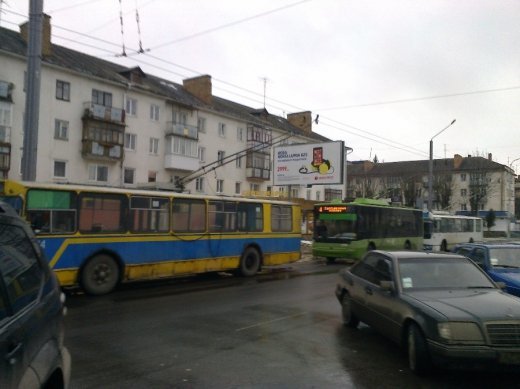 А я знаю, де ховаються тролейбуси!