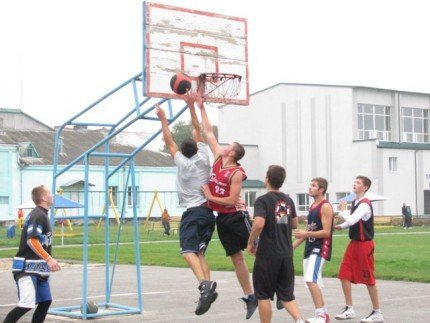 «Молоді регіони» організували STREETBALL у Володимирі-Волинському!!!