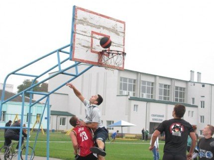 «Молоді регіони» організували STREETBALL у Володимирі-Волинському!!!