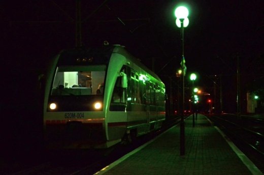 Луцький вокзал уночі. ФОТО